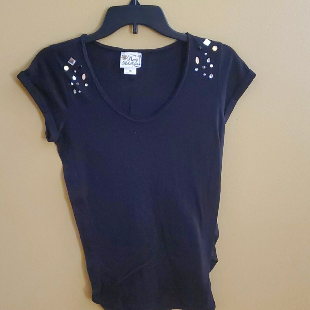 Black shirt
